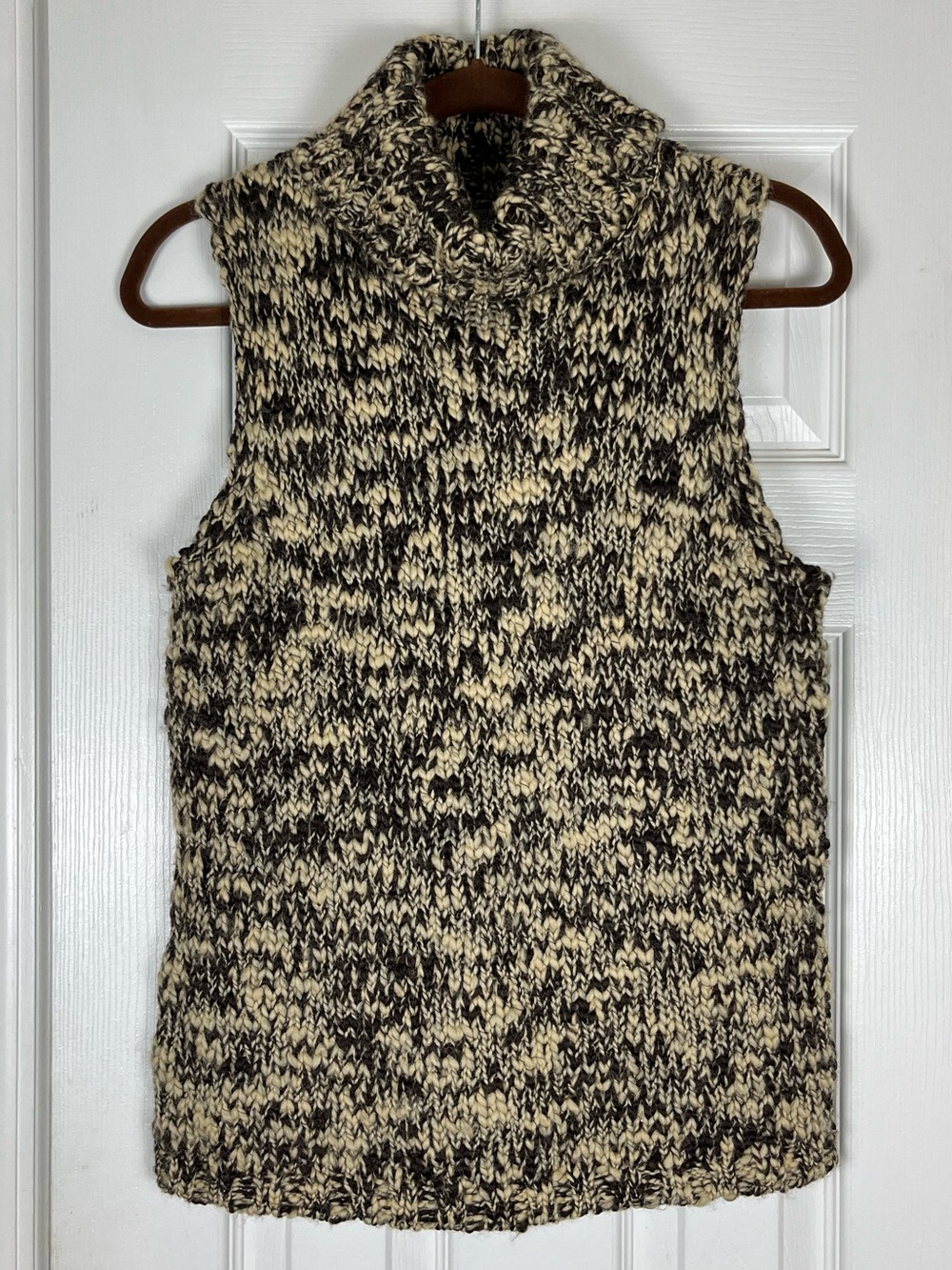 Vintage Liz Claiborne Wool Blend Chunky Knitted Turtleneck Sleeveless Sweater